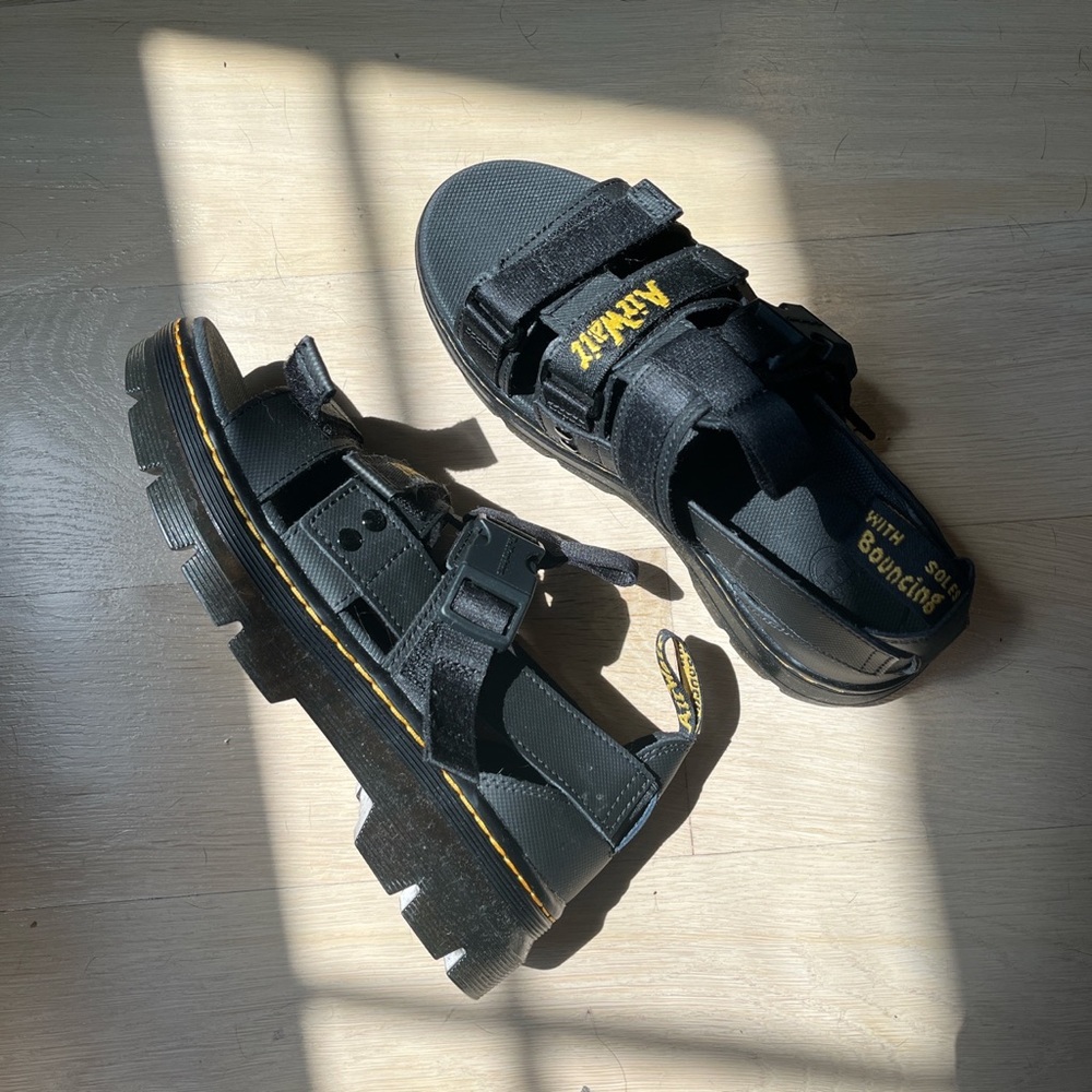 Doc Martens Pearson Webbing Sandals